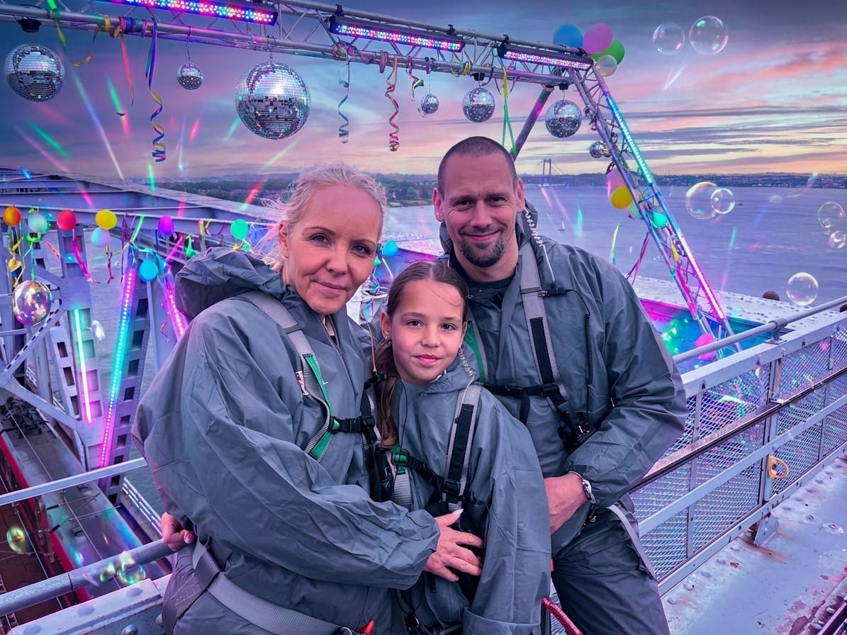 Party photo effect example